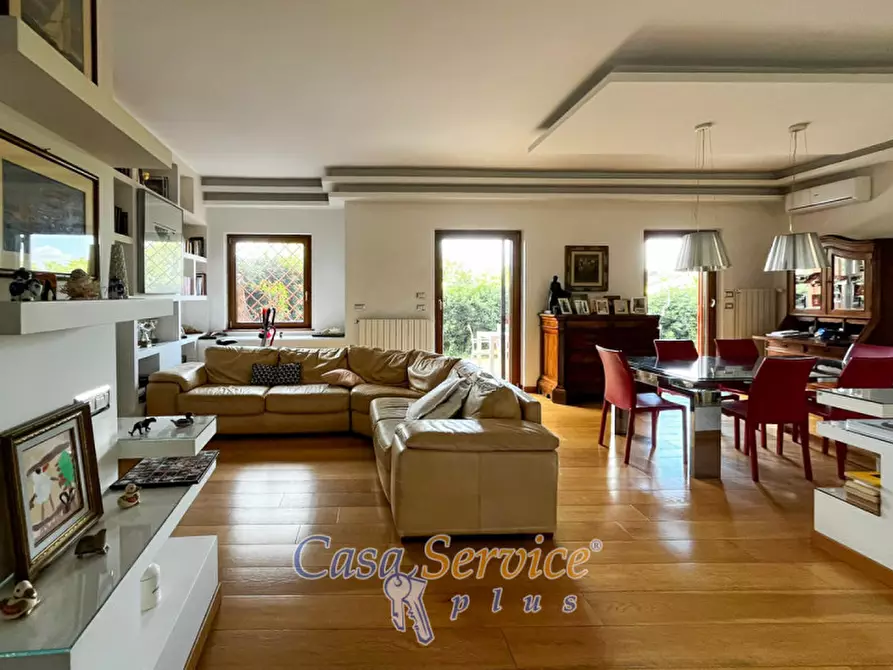 Immagine 14 di Appartamento in vendita  in Via Luigi Zambarelli a Frascati