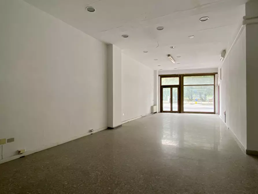Immagine 1 di Negozio in vendita  in Viale Milano, 114 a Vicenza