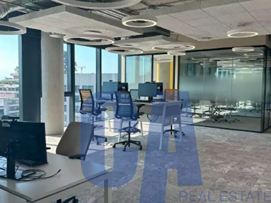 Immagine 1 di Ufficio in affitto  in VIALE ORTLES a Milano