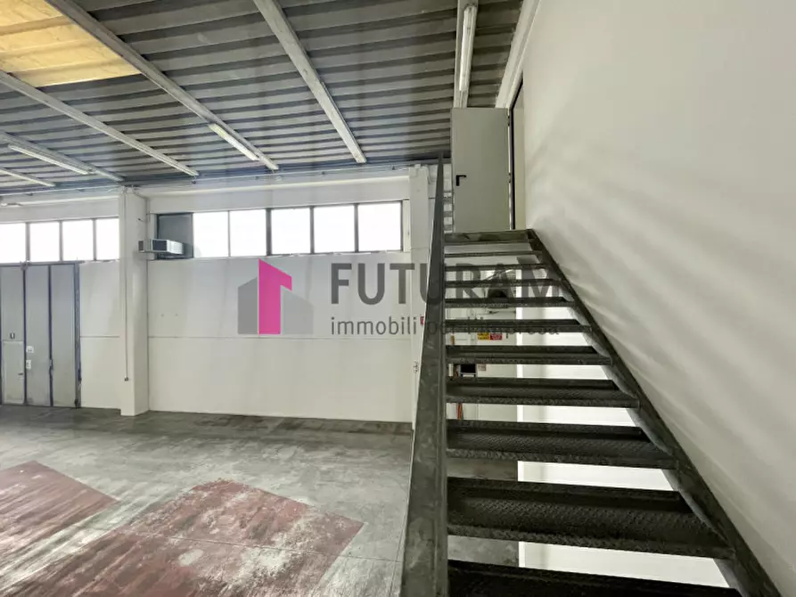 Immagine 12 di Capannone industriale in vendita  in VIA ROMA 1 a Albignasego