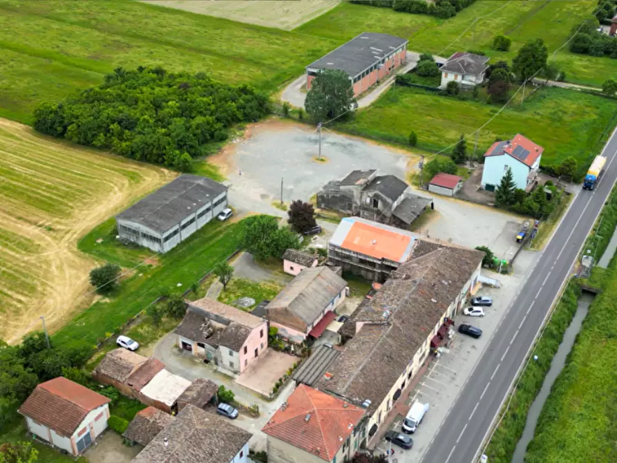 Immagine 3 di Attività commerciale in vendita  in via Colorno a Parma