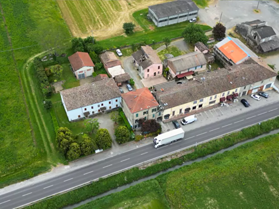 Immagine 4 di Attività commerciale in vendita  in via Colorno a Parma