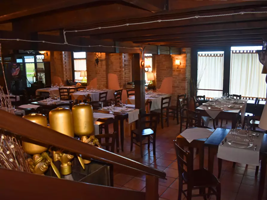 Immagine 12 di Attività commerciale in vendita  in via Colorno a Parma