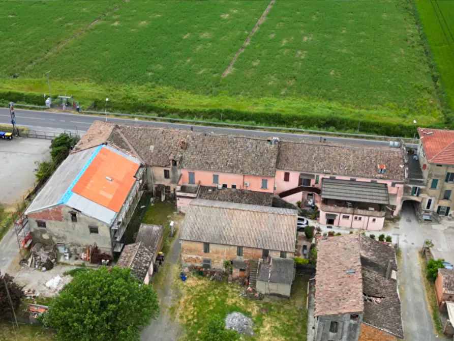 Immagine 18 di Attività commerciale in vendita  in via Colorno a Parma