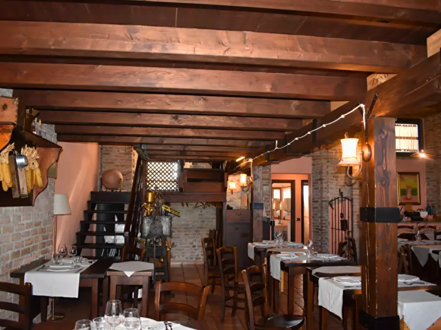 Immagine 22 di Attività commerciale in vendita  in via Colorno a Parma