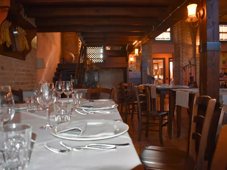 Immagine 23 di Attività commerciale in vendita  in via Colorno a Parma