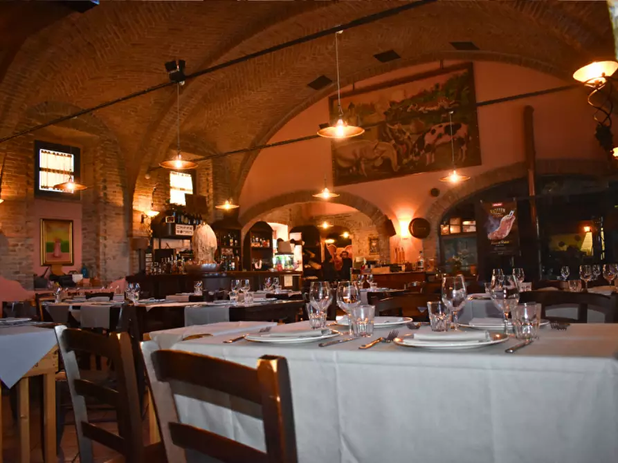 Immagine 25 di Attività commerciale in vendita  in via Colorno a Parma