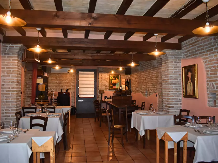 Immagine 33 di Attività commerciale in vendita  in via Colorno a Parma