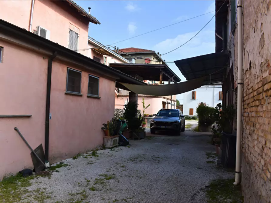 Immagine 38 di Attività commerciale in vendita  in via Colorno a Parma