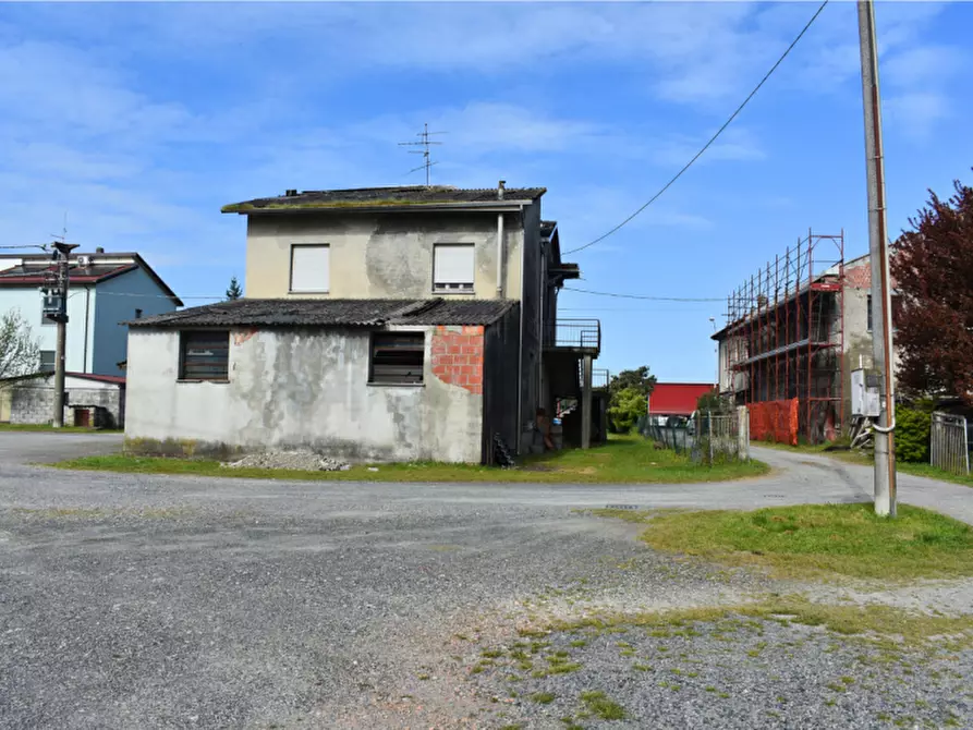 Immagine 41 di Attività commerciale in vendita  in via Colorno a Parma