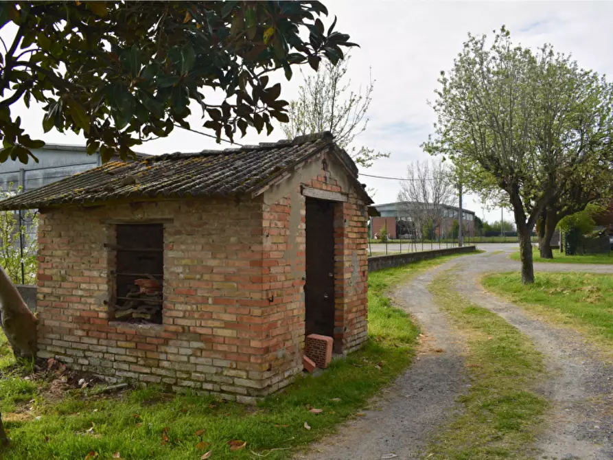 Immagine 52 di Attività commerciale in vendita  in via Colorno a Parma