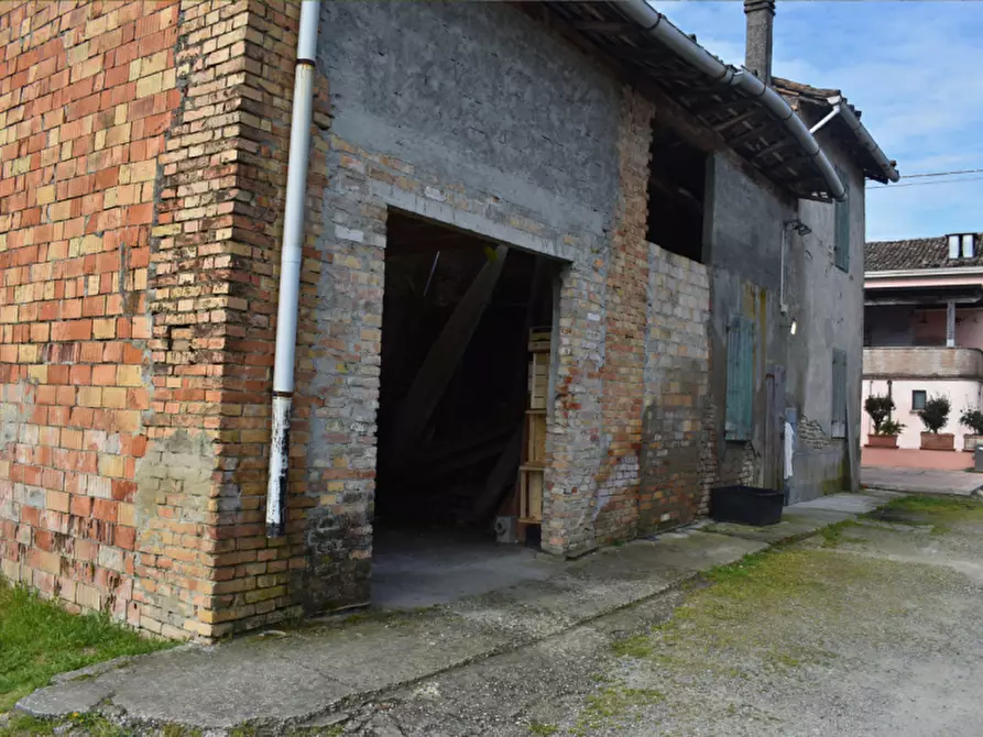 Immagine 53 di Attività commerciale in vendita  in via Colorno a Parma