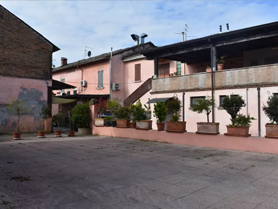 Immagine 54 di Attività commerciale in vendita  in via Colorno a Parma