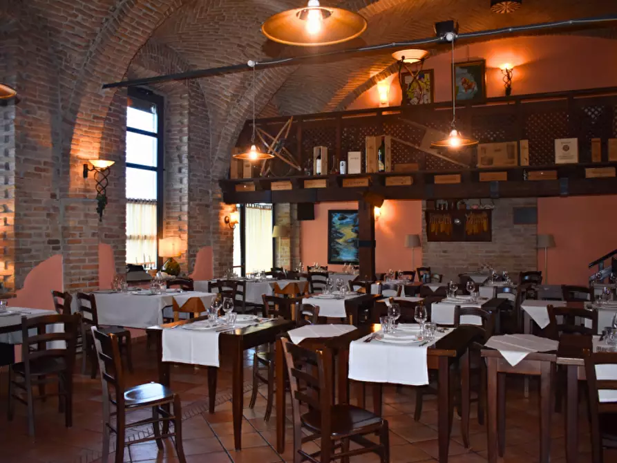 Immagine 58 di Attività commerciale in vendita  in via Colorno a Parma