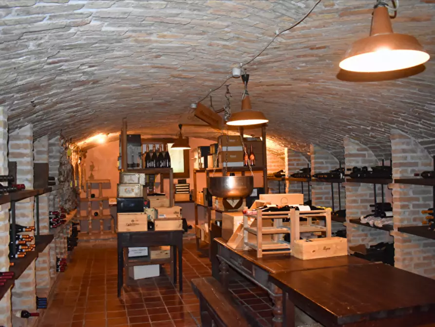 Immagine 66 di Attività commerciale in vendita  in via Colorno a Parma