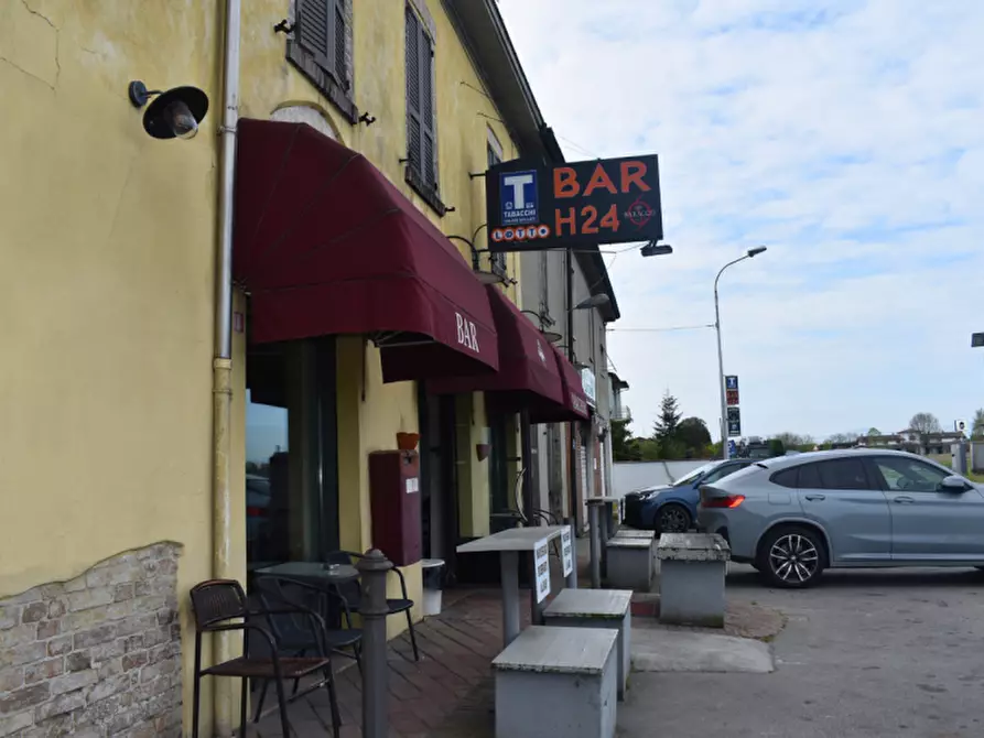 Immagine 68 di Attività commerciale in vendita  in via Colorno a Parma