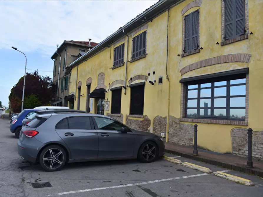 Immagine 70 di Attività commerciale in vendita  in via Colorno a Parma