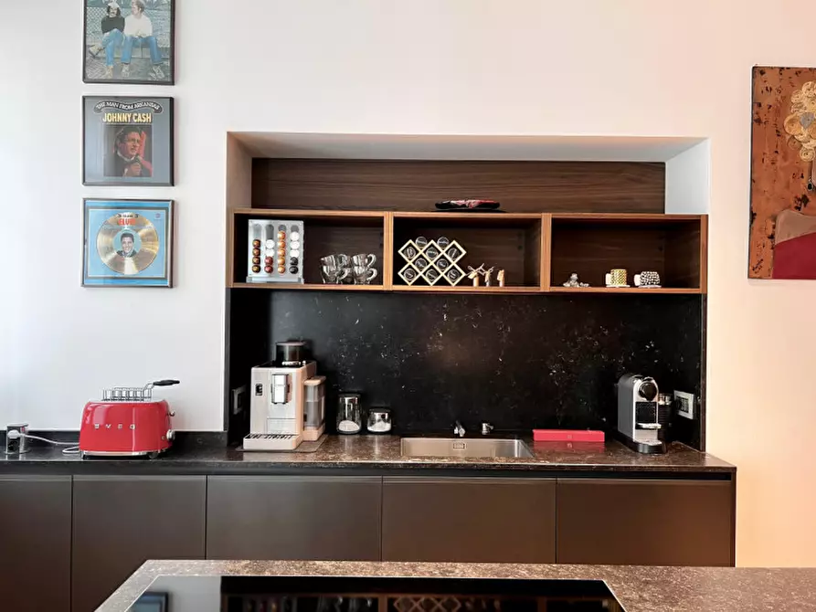 Immagine 5 di Appartamento in vendita  in Via Camillo Benso Cavour a Trento