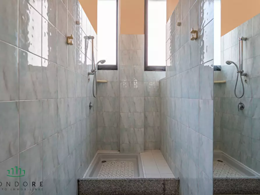 Immagine 13 di Negozio in vendita  in via Camillo Procaccini a Bologna