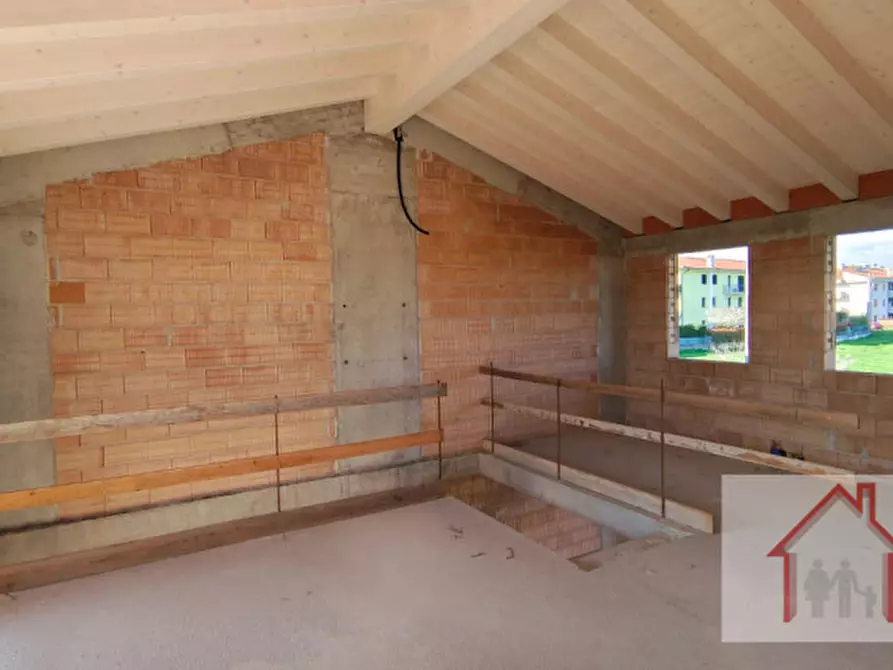 Immagine 6 di Casa bifamiliare in vendita  a Giavera Del Montello