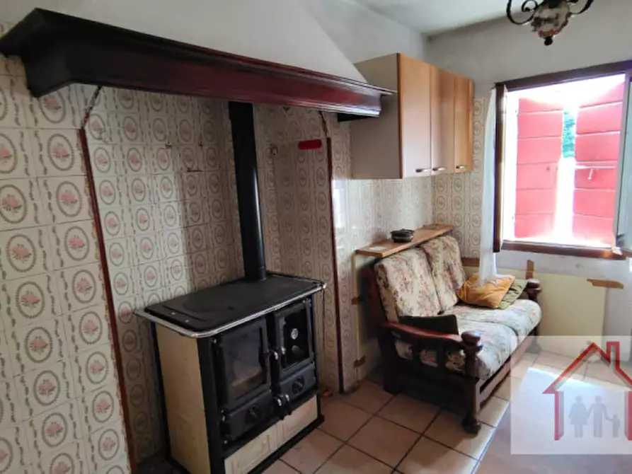 Immagine 3 di Rustico / casale in vendita  in Via degli Arditi a Giavera Del Montello