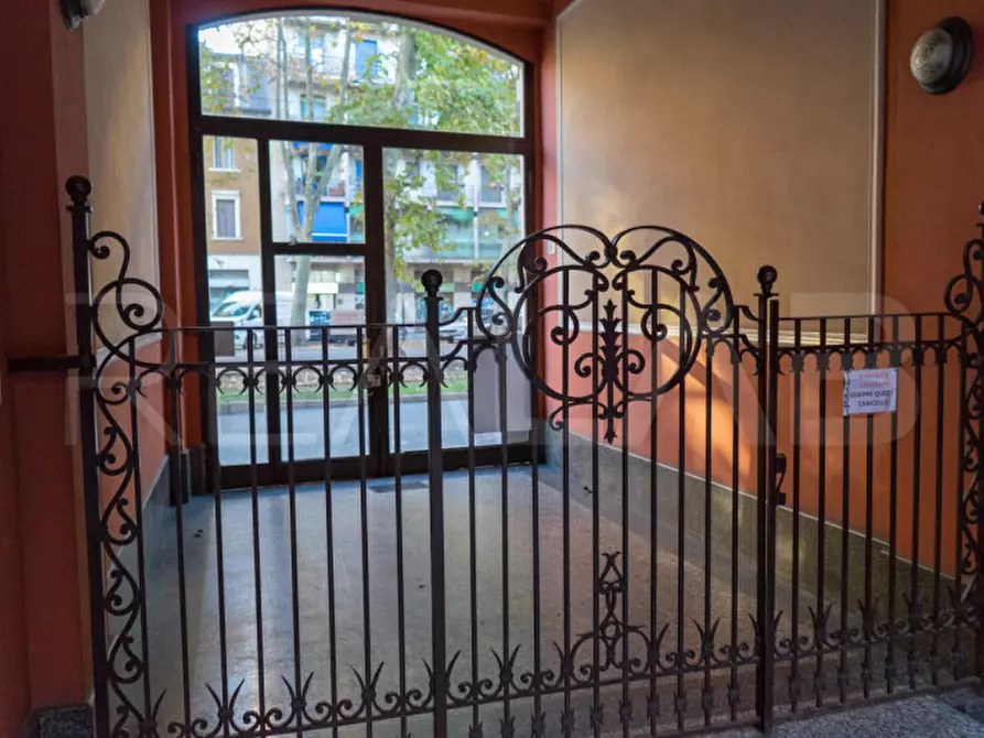 Immagine 25 di Appartamento in vendita  in Viale Certosa 65 a Milano