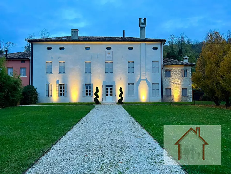 Immagine 12 di Attico in vendita  a Montebelluna