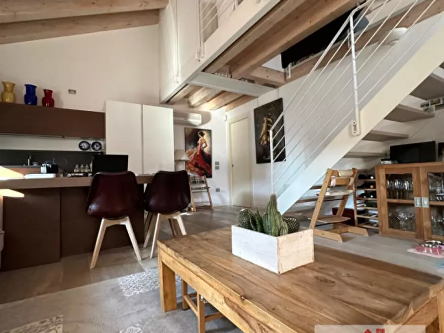 Immagine 1 di Attico in vendita  in Corso Mazzini a Montebelluna