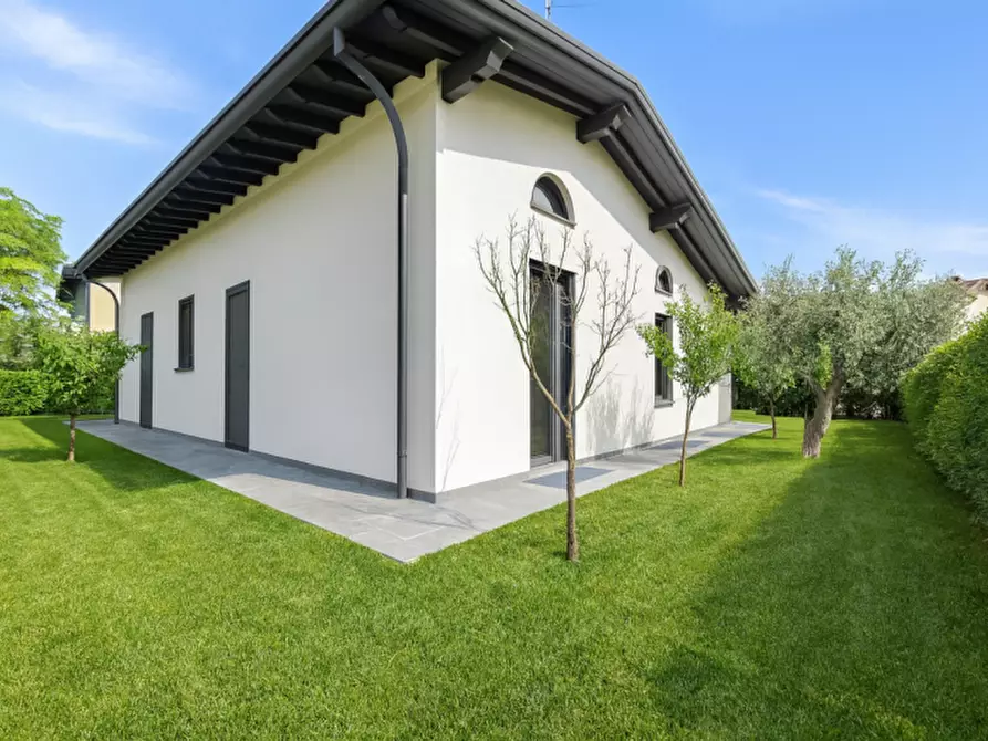 Immagine 3 di Villa in vendita  in S. Bernardino a Montichiari