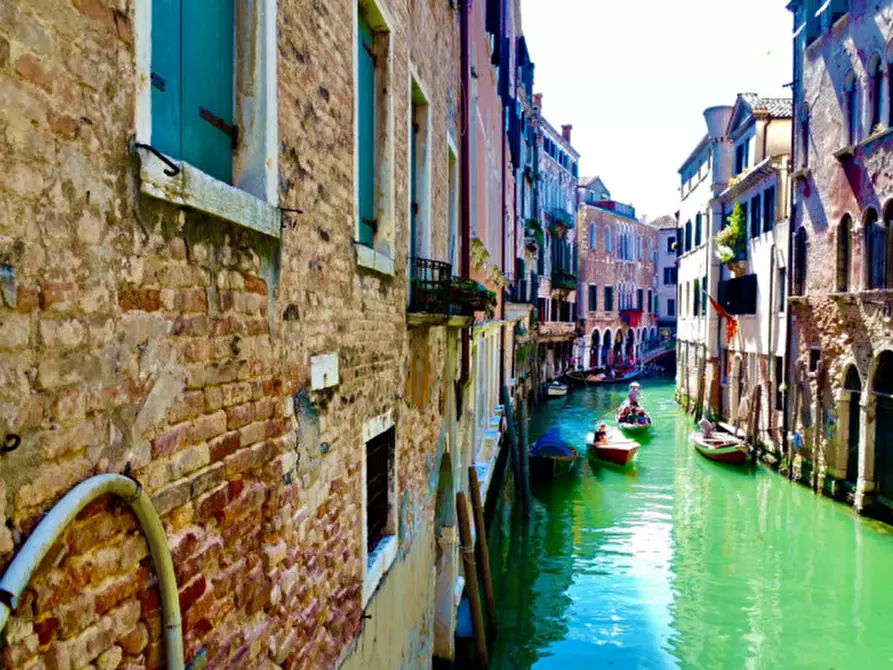Immagine 1 di Appartamento in vendita  in Rio Terra' del Bagatin, 5567 a Venezia