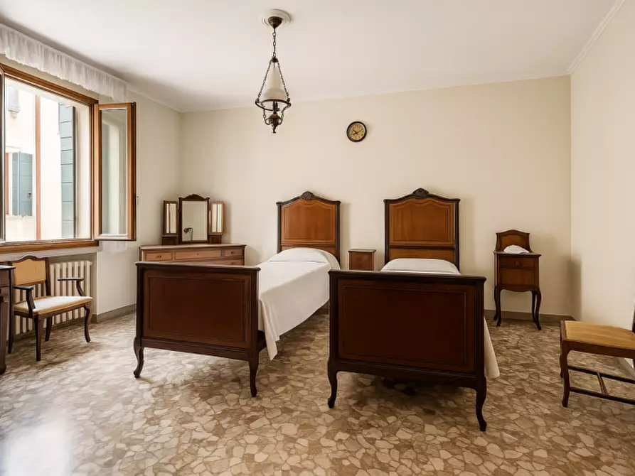 Immagine 12 di Appartamento in vendita  in Rio Terra' del Bagatin, 5567 a Venezia