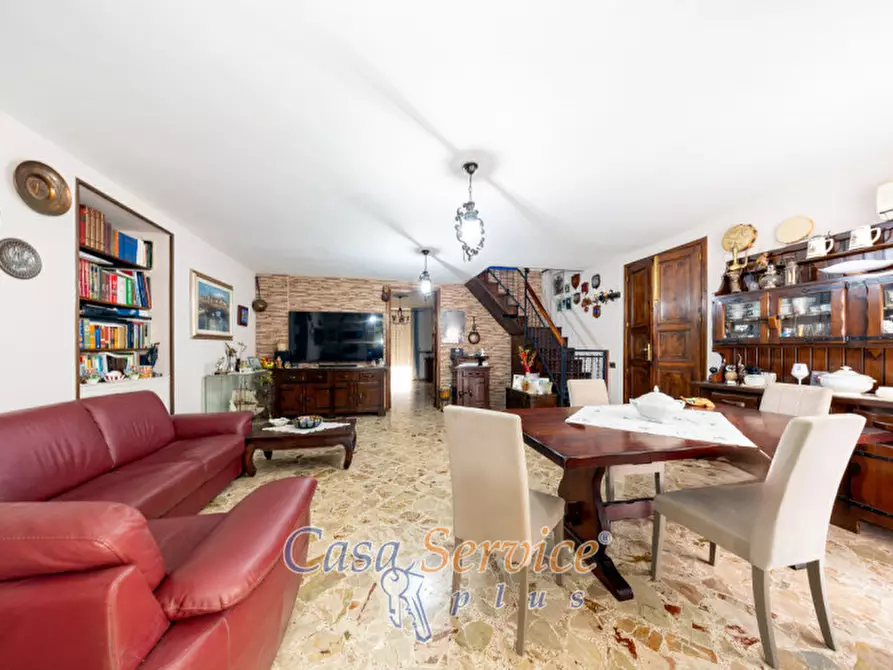 Immagine 23 di Villa in vendita  in Via Giuseppe Galliano a Casarano