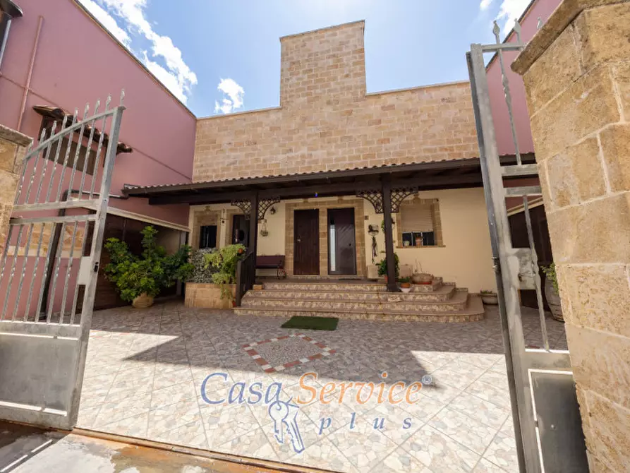 Immagine 38 di Villa in vendita  in Via Giuseppe Galliano a Casarano