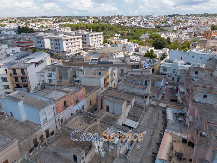 Immagine 51 di Villa in vendita  in Via Giuseppe Galliano a Casarano