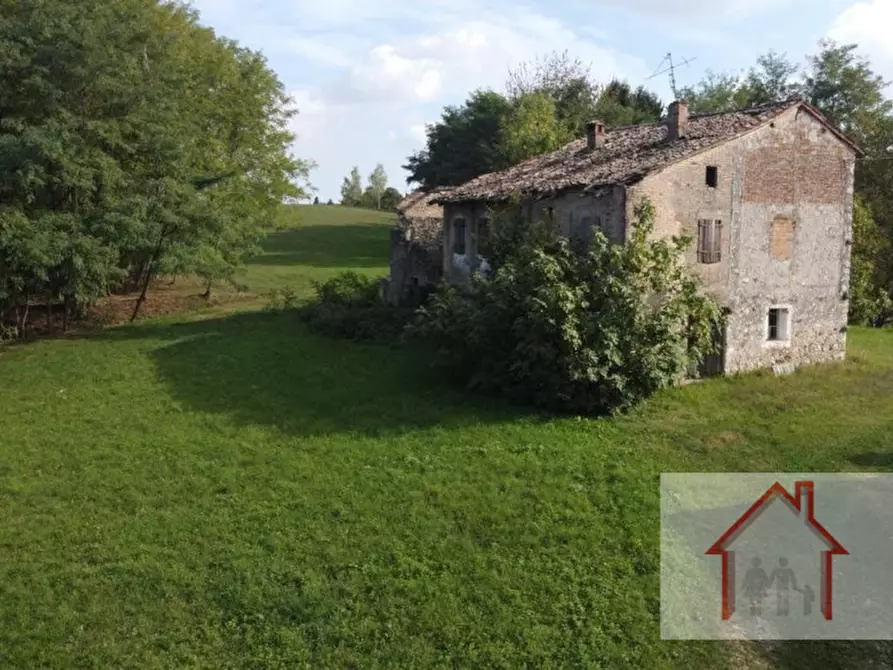 Immagine 4 di Rustico / casale in vendita  in Via Eligio Porcù a Volpago Del Montello