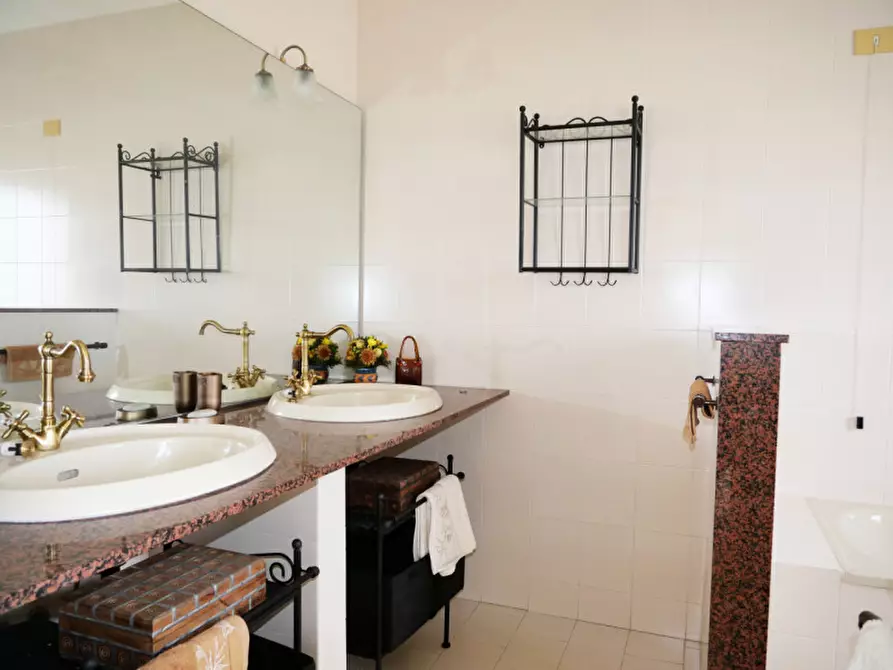 Immagine 37 di Villa in vendita  in cintrada Collalto 67 a Pianella