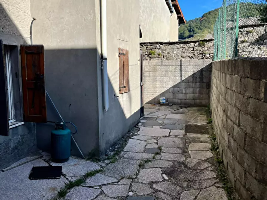 Immagine 10 di Villa in vendita  in Strada del Groppo Sovrano a Monchio Delle Corti