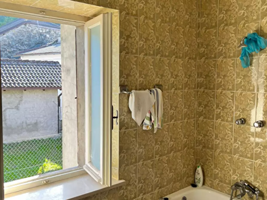 Immagine 17 di Villa in vendita  in Strada del Groppo Sovrano a Monchio Delle Corti