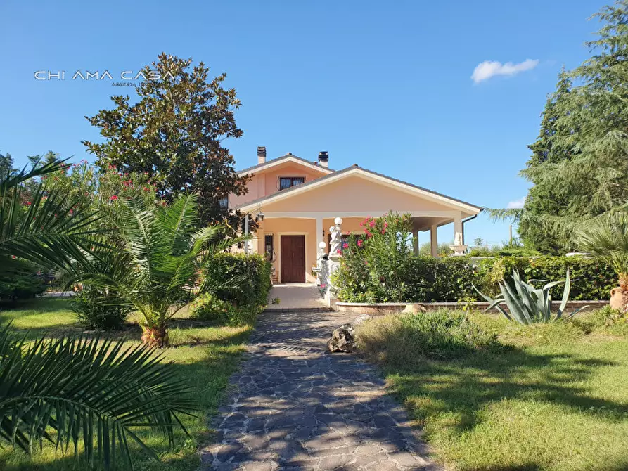 Immagine 1 di Villa in vendita  in Via Croce Levata a Fano