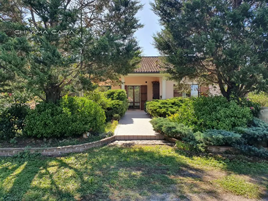 Immagine 3 di Villa in vendita  in Via Croce Levata a Fano