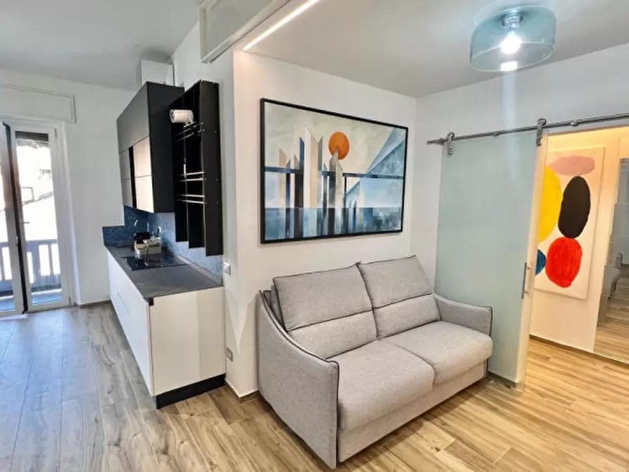 Immagine 1 di Appartamento in vendita  in Viale Luigi Torelli, 8 a Milano