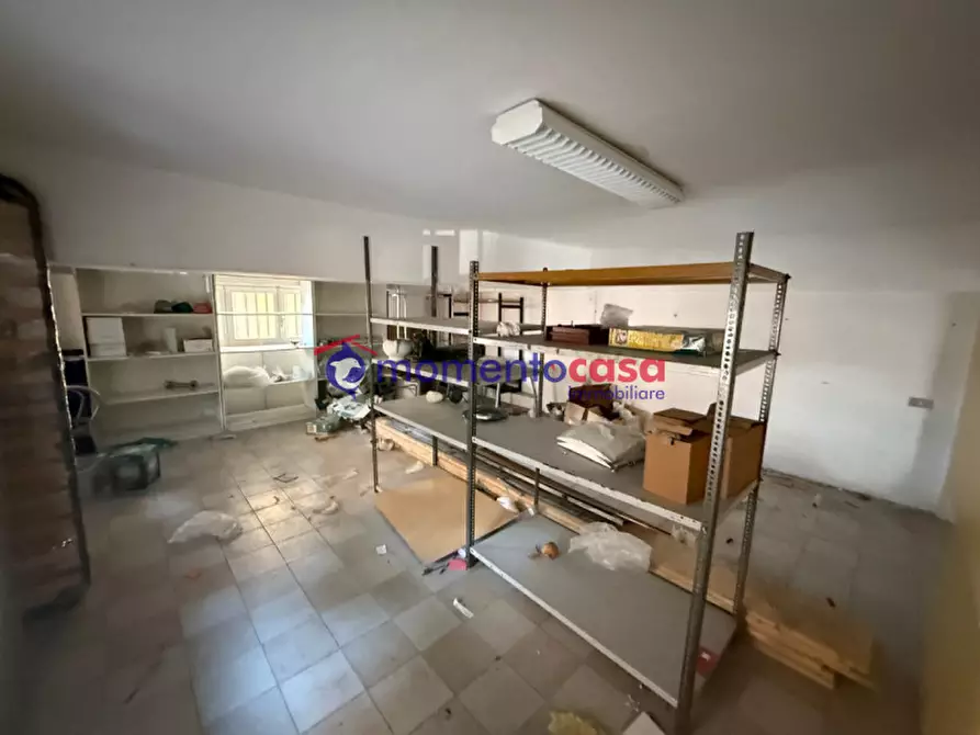 Immagine 10 di Magazzino in vendita  in Via Genova a Reggio Di Calabria