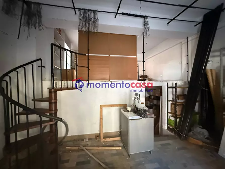Immagine 19 di Magazzino in vendita  in Via Genova a Reggio Di Calabria