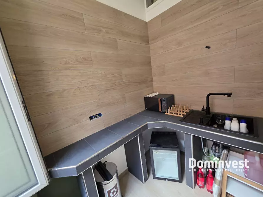 Immagine 13 di Attività commerciale in vendita  in Via Castel Fidardo a Roma