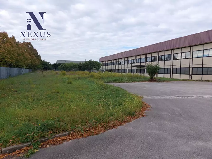 Immagine 2 di Capannone industriale in affitto  in Via Luigi Einaudi 4 a Fano