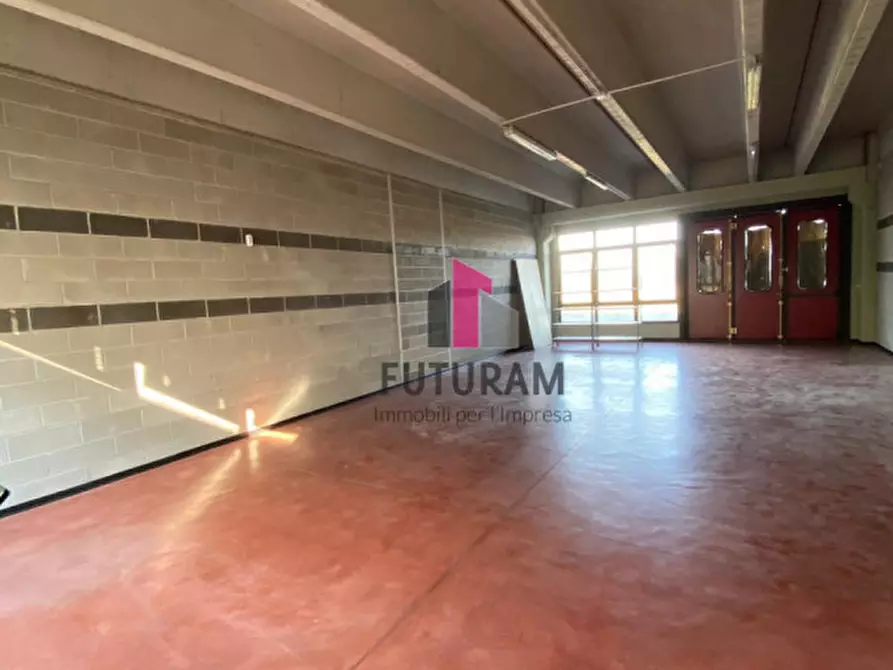 Immagine 1 di Capannone industriale in affitto  a Camisano Vicentino