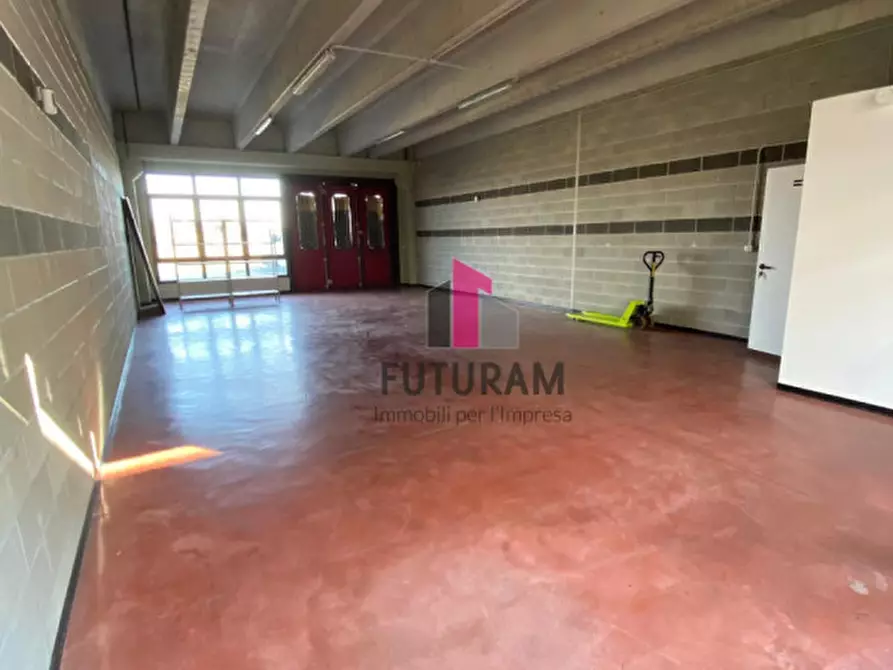 Immagine 2 di Capannone industriale in affitto  a Camisano Vicentino