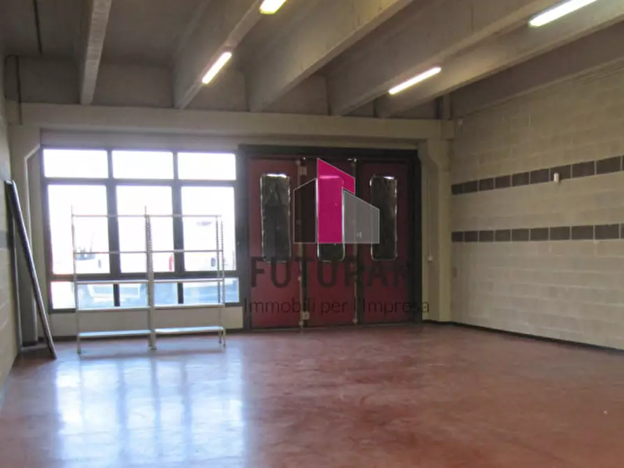 Immagine 3 di Capannone industriale in affitto  a Camisano Vicentino