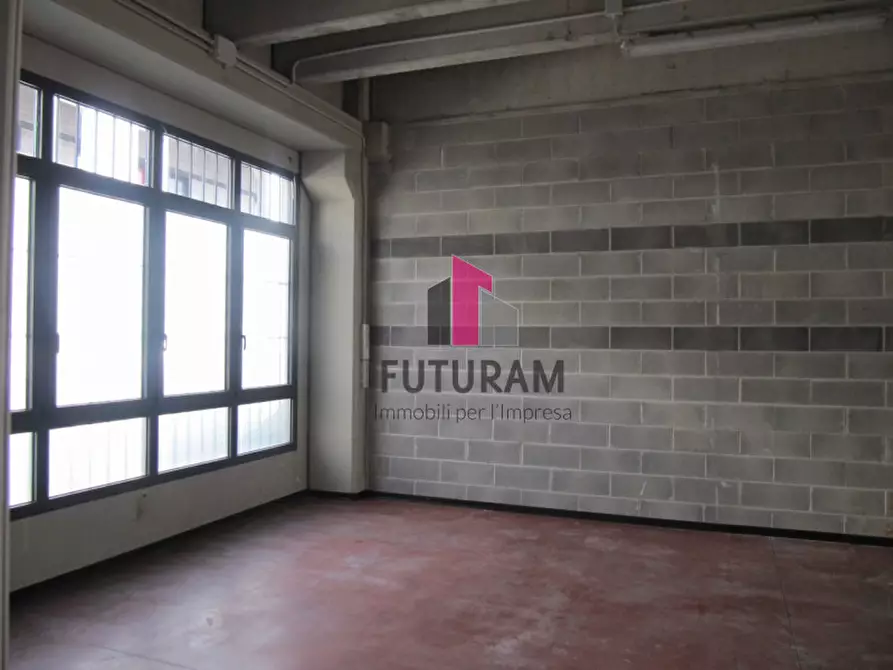 Immagine 4 di Capannone industriale in affitto  a Camisano Vicentino