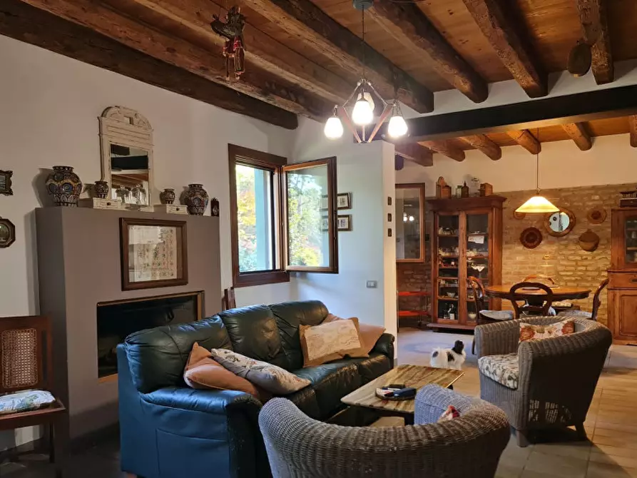 Immagine 1 di Villa in vendita  a Lendinara